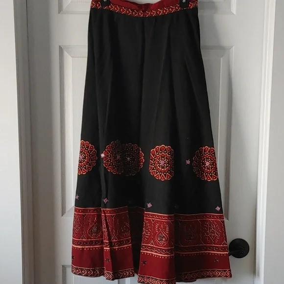 Willi Smith Maxi Skirt Sz 6 Black & Red Indian Sari-Style W/ Embroidered Mirrors - Picture 5 of 11